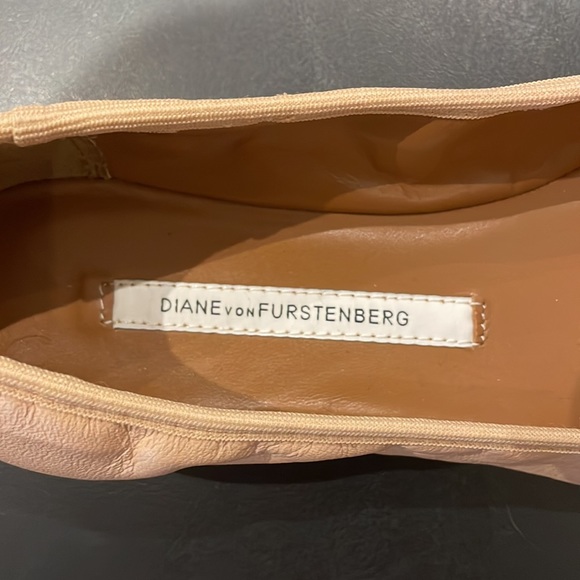 Diane Von Furstenberg Womens Leather Flat - Picture 3 of 7